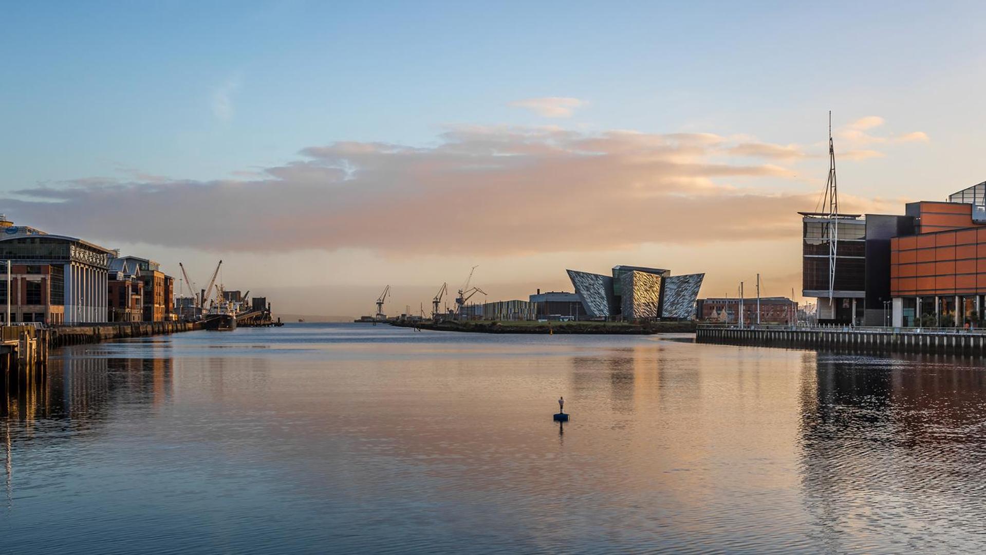 Stylish City Centre 2 Bedroom Apartment With Belfast Cityscape View Экстерьер фото